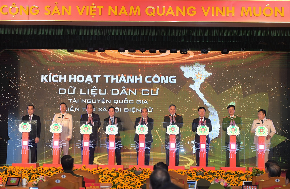 Bộ Công an khai trương Hệ thống Cơ sở dữ liệu quốc gia về dân cư; Sản xuất, cấp, quản lý CCCD